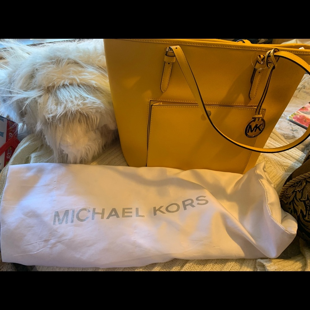 Michael Kors gorgeous yellow leather bag! New!